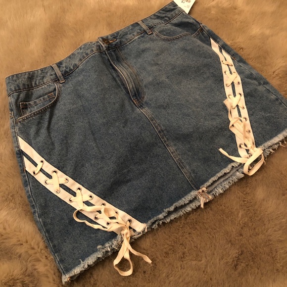 Forever 21 Dresses & Skirts - Forever21 plus size denim lace up skirt